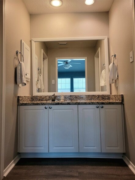 Building Photo - 77 Woodlily Pl