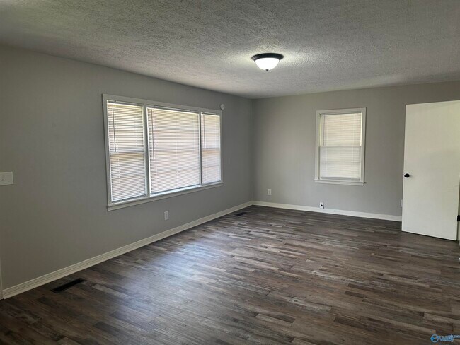 Building Photo - 407 Pecan Ave