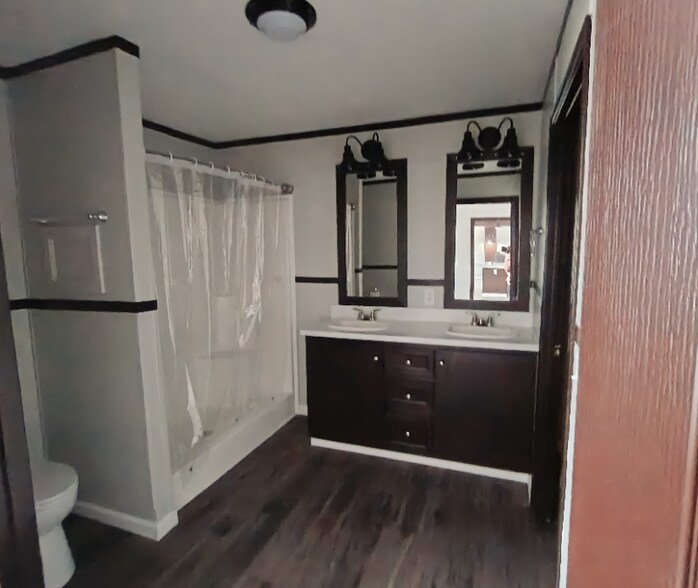 Building Photo - 100 Deerwood Park