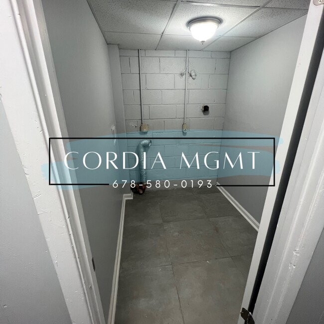 Building Photo - A Modern Living in Riverdale Must See  4Bed and 3Bath