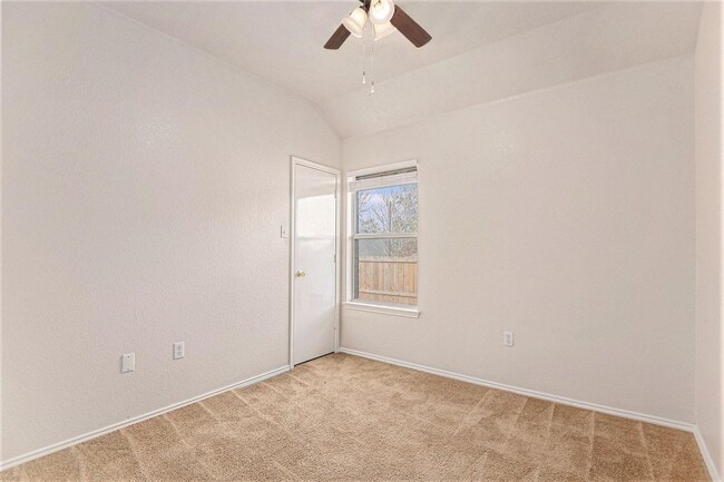 Building Photo - Discover your new home in this spacious 3-bedroom, 2-bath duplex located in the charming city of ...