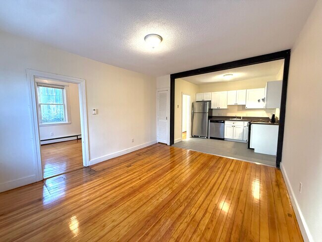 Building Photo - 19 Roberts St