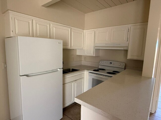 Building Photo - 3750 E Calle De Ricardo
