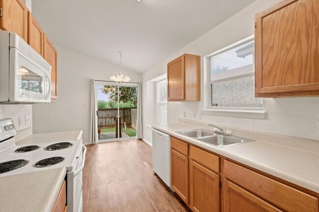 Building Photo - 6918 Sandy Point Dr
