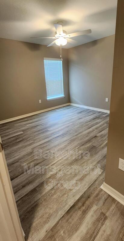 Building Photo - 1136 Brook Meadow Dr