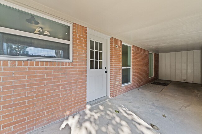 Building Photo - Welcome to Lark!