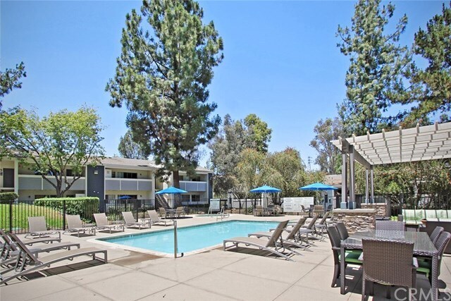 Building Photo - 1080 Grand Ave