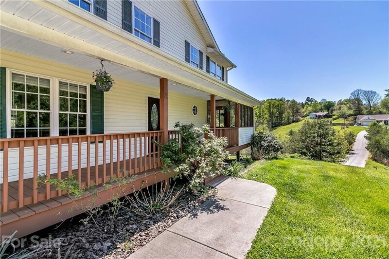 Building Photo - 21 Locust Meadow Ln