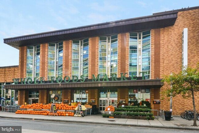 Building Photo - 1427 Rhode Island Ave NW