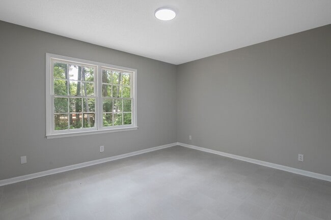 Building Photo - 1608 Fayette Ave