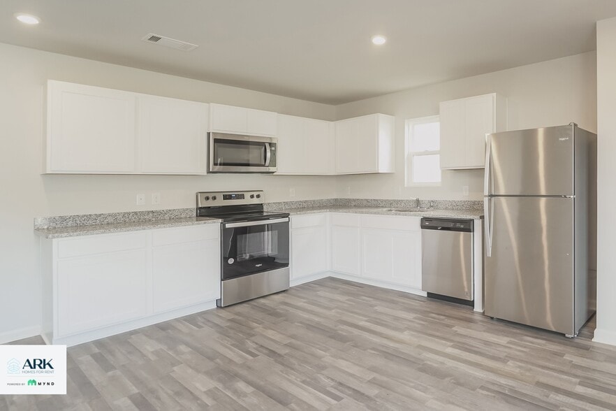 Building Photo - 688 Farmstead Trail