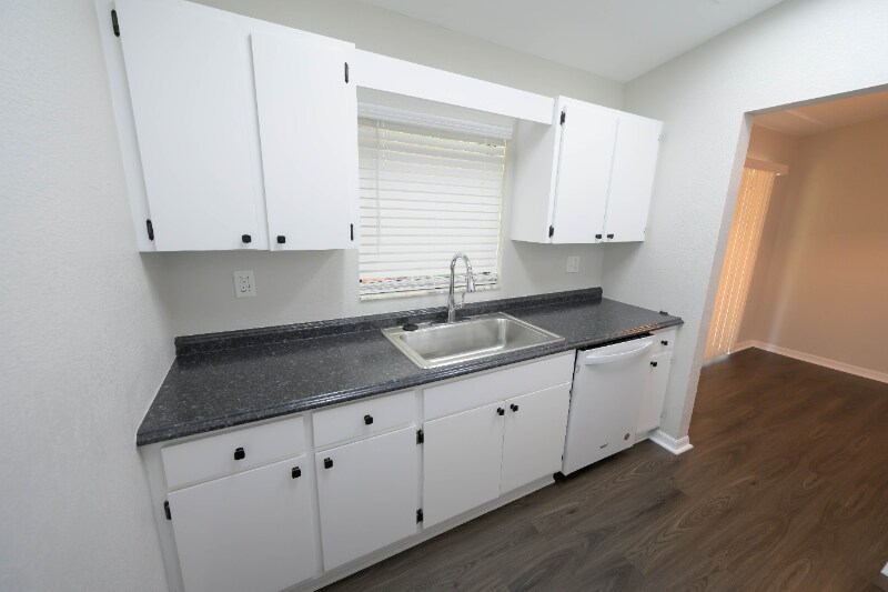 Building Photo - 1917 Wolford Rd