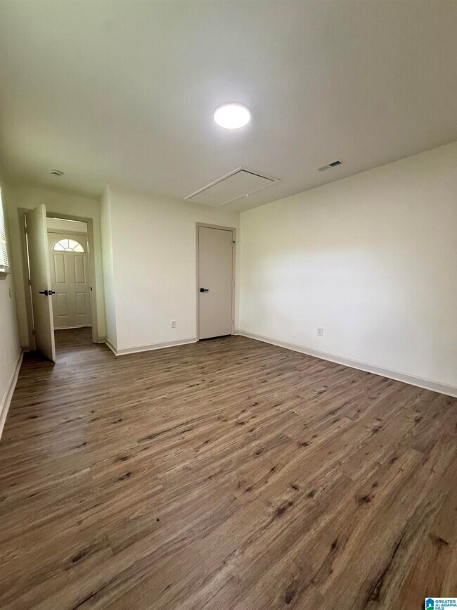 Building Photo - 1458 Hueytown Rd