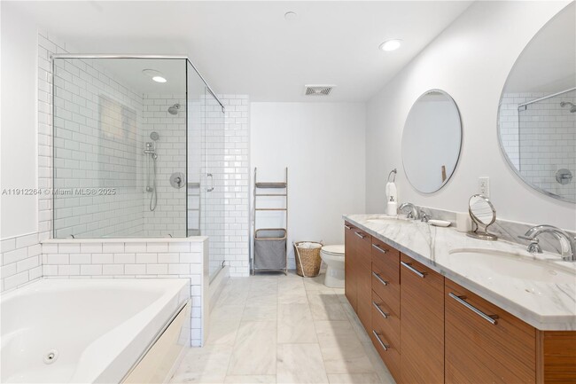 Building Photo - 50 Biscayne Blvd