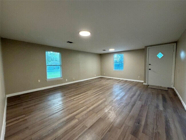 Building Photo - 503 Mckee St