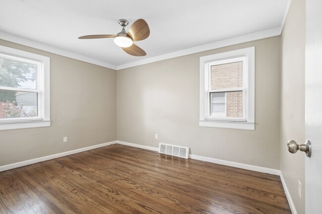 Building Photo - 15645 Warwick Ave