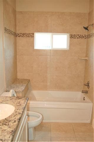 Building Photo - 213 Lily Ln