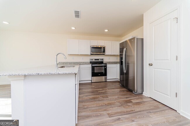 Building Photo - 307 Gazebo Dr