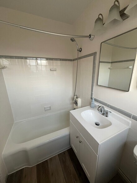 Building Photo - 3115 Martha Custis Dr