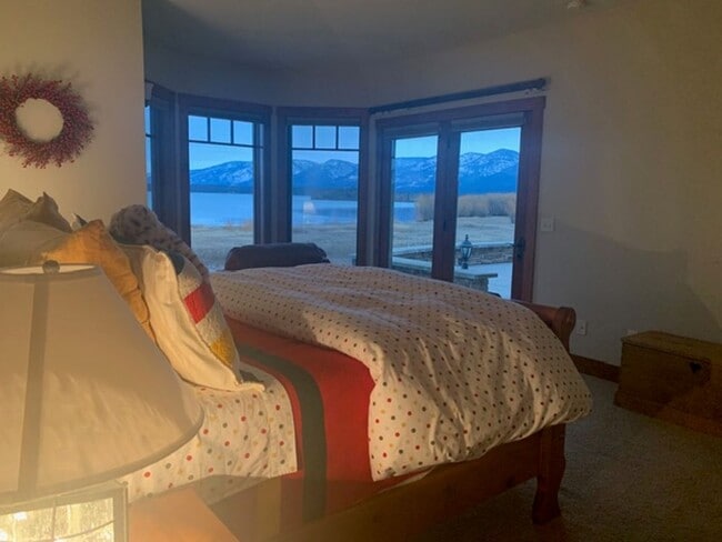 Building Photo - Fully furnished executive home with lake views located in gated community in Polson- Available Se...