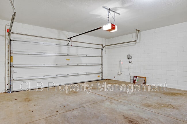 Building Photo - 165 Birch Tree Pl