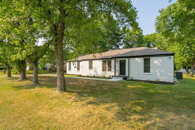 Building Photo - 1229 Berwick Trail