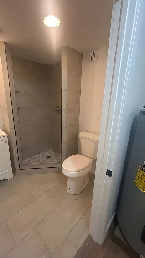 Building Photo - Amazing remodeled 4 bedroom home with fenced yard. $500 off first month rent thru 04/30/2026!!