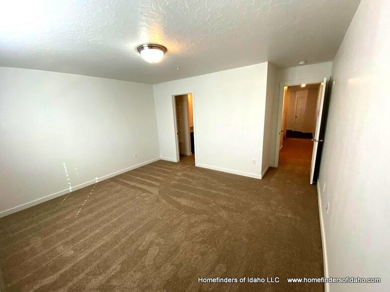 Building Photo - 3710 N Centrepoint Way