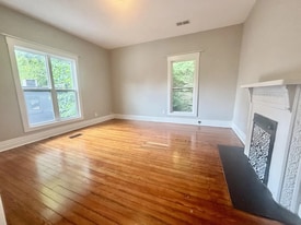 Building Photo - 605 Taylor Ave