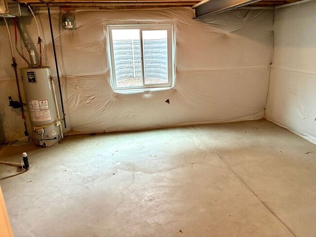 Building Photo - Beautiful 4 Bedroom Two-Story Home in Windsor!