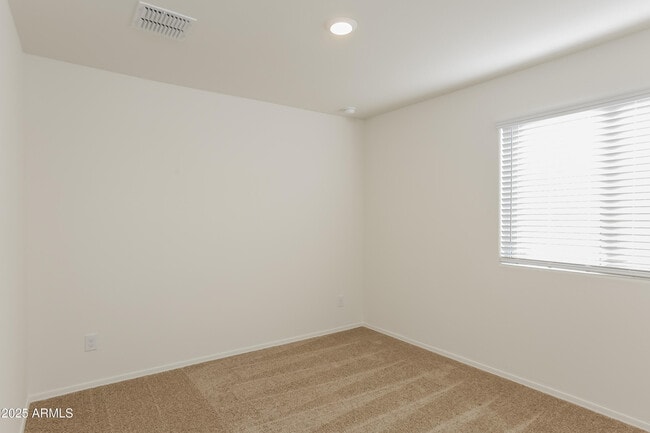Building Photo - 9004 S 254th Dr