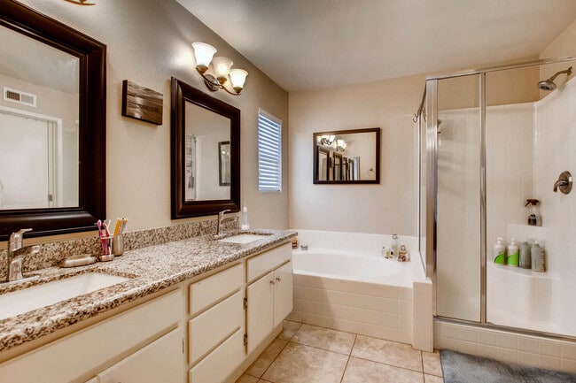 Building Photo - Stylish 3-Bedroom Townhome Near San Luis R...
