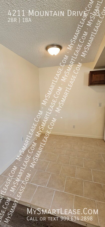 Building Photo - 4211 Mountain Dr