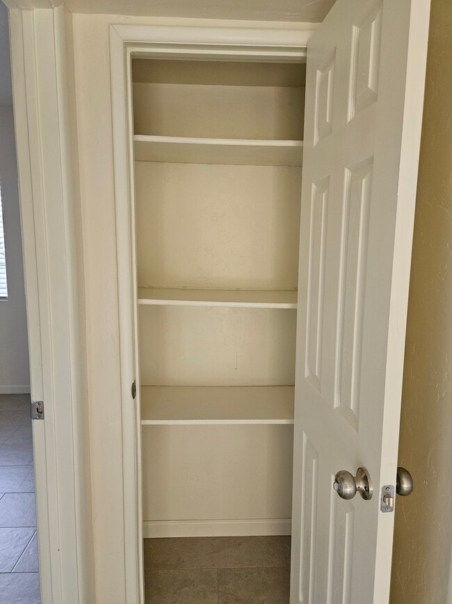 Building Photo - 4445 S Kostka Ave