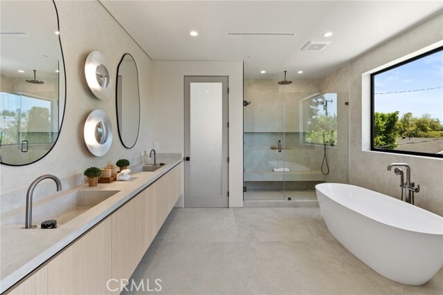 Building Photo - 14738 Otsego St