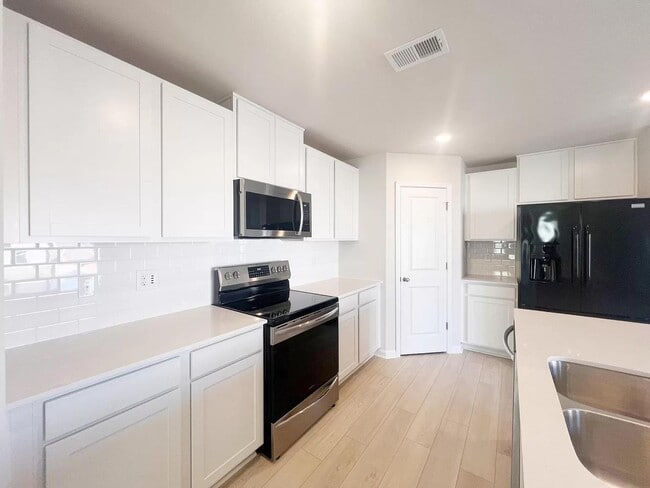 Building Photo - 1203 Melrude Ct