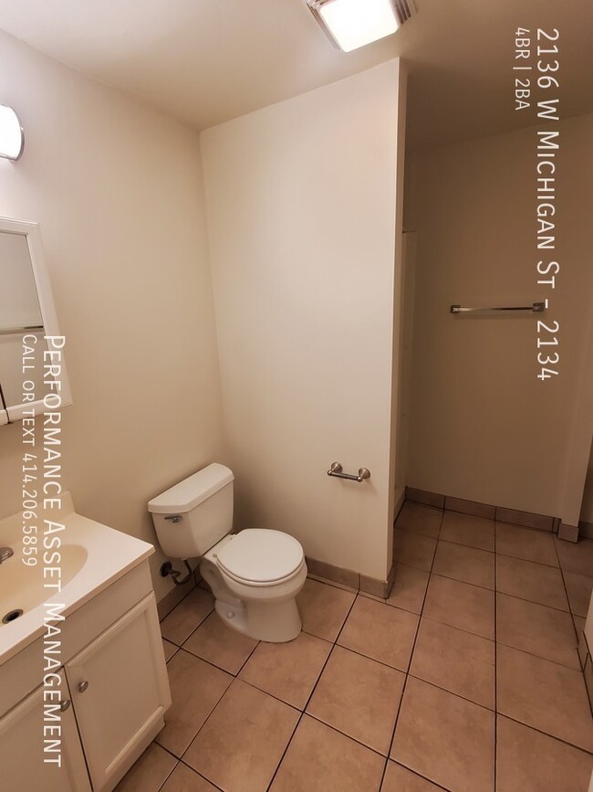 Building Photo - 2136 W Michigan St