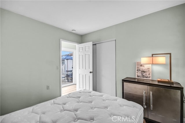 Building Photo - 12811 Oaks Ave