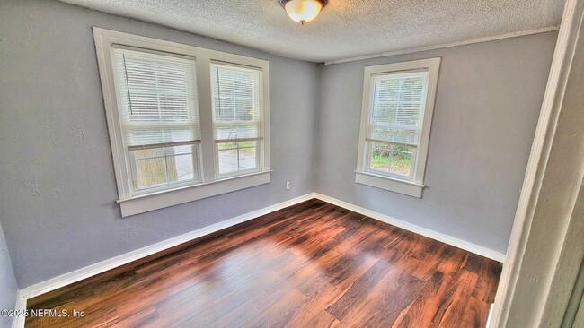 Building Photo - 3553 Owen Ave