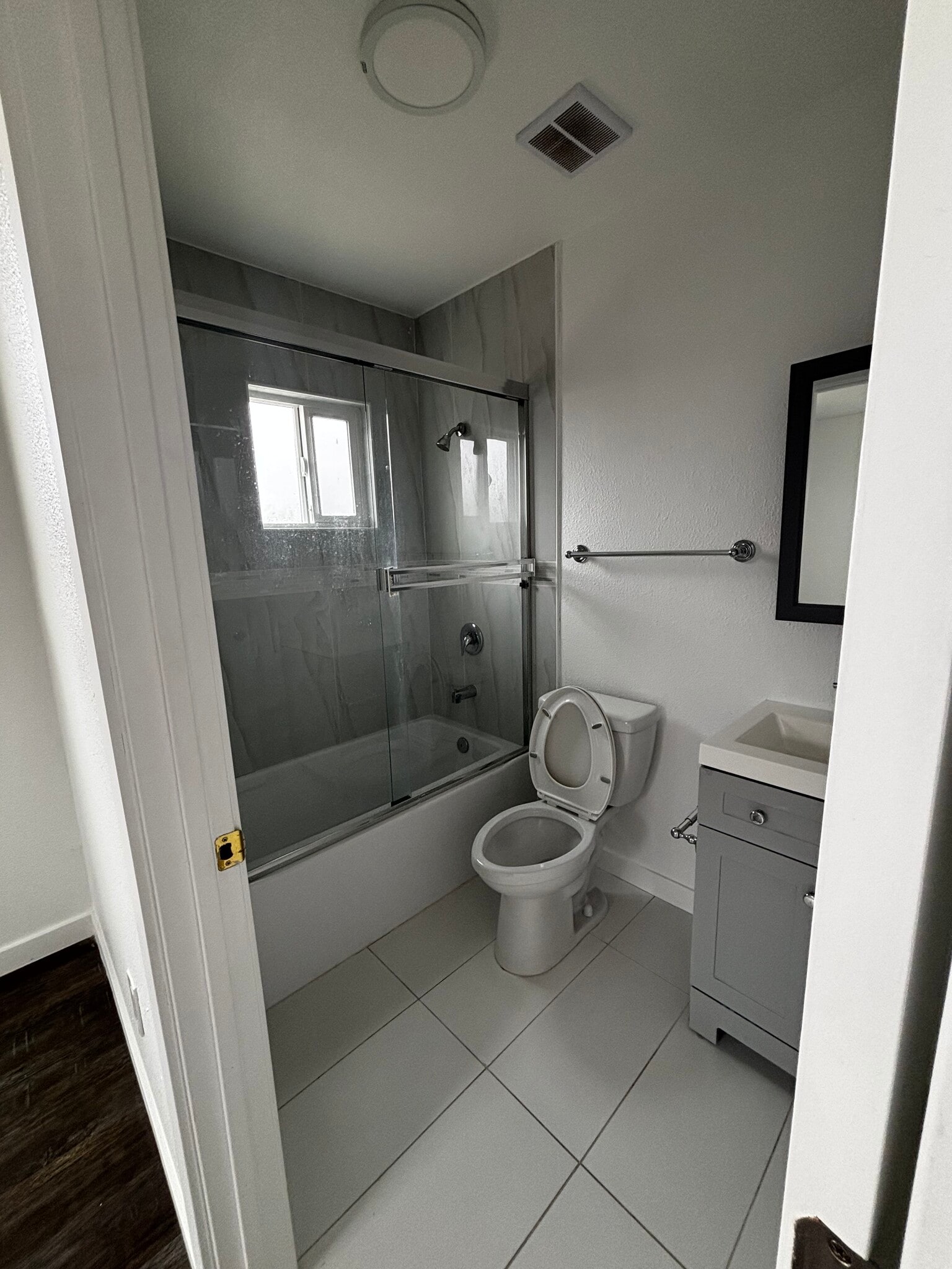 Building Photo - 1674 W 36th Pl