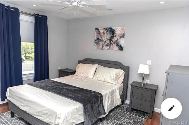 Building Photo - 36 W Saltaire Rd