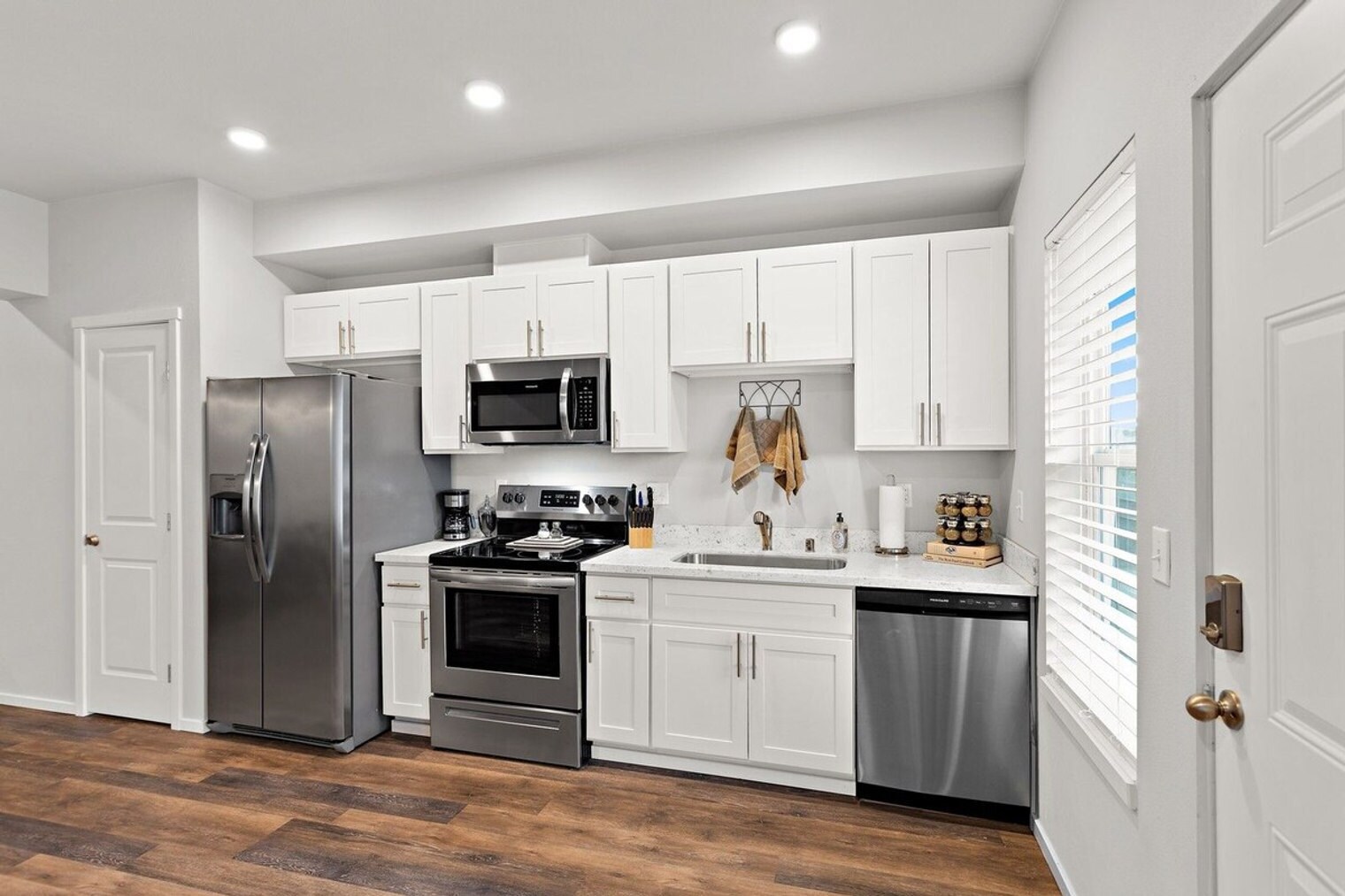 Building Photo - 624 E 32nd St