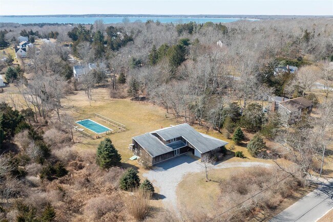 Primary Photo - 2160 N Bayview Rd Ext