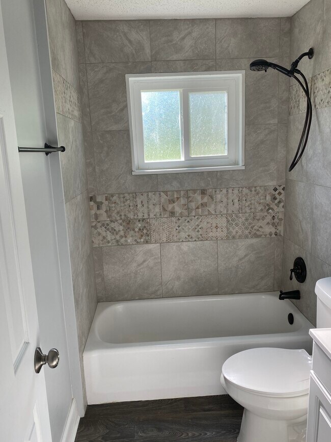 Building Photo - 3415 Gilmer Ct., Apt. B