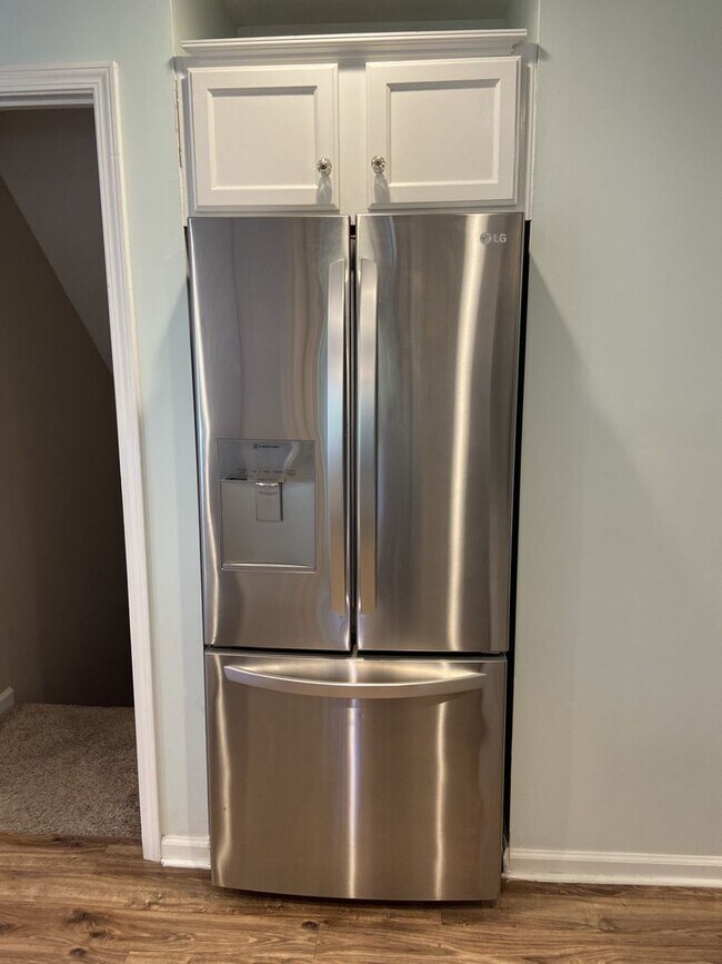 Building Photo - Beautiful home in Emerald Isle.