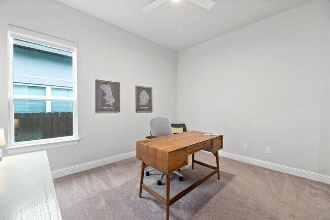 Building Photo - 601 C-Bar Ranch Trl