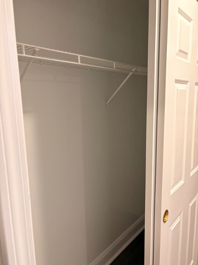 Building Photo - 10717 N Park Ave