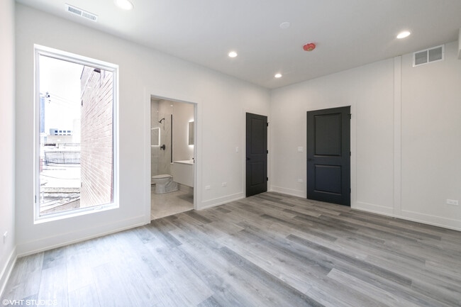Building Photo - Bosworth Place