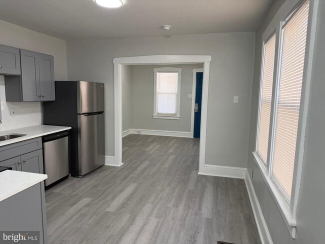 Building Photo - 244 Mansion Ave