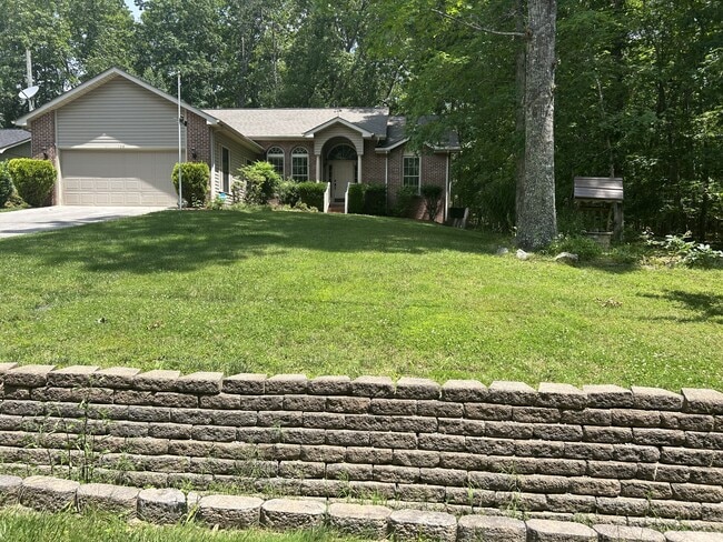 Building Photo - 129 Ivy Ln